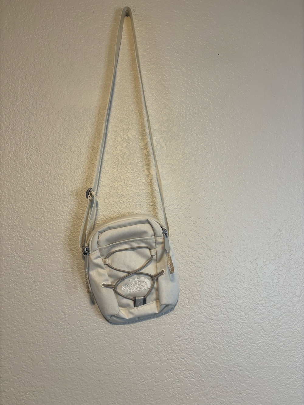 The North Face Cross Body Bag Purse Hiking Lightweight Neutral Tan - Picture 2 of 8